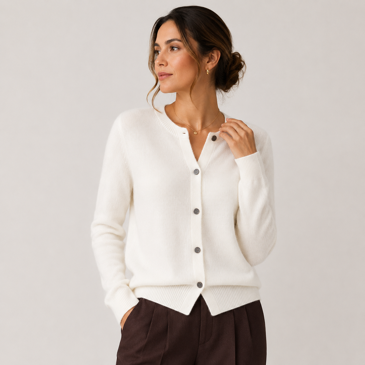 Gilet cardigan en maille douce effet cachemire pour femme, boutonné sur le devant 1