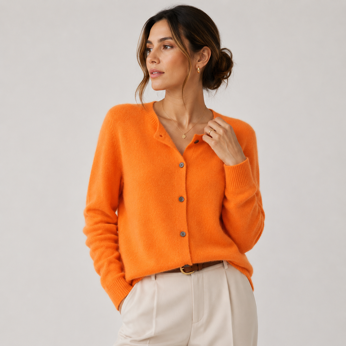 Gilet cardigan en maille douce effet cachemire pour femme, boutonné sur le devant 12