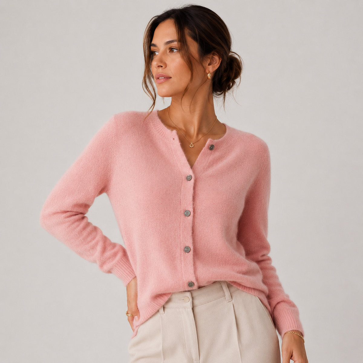 Gilet cardigan en maille douce effet cachemire pour femme, boutonné sur le devant 14