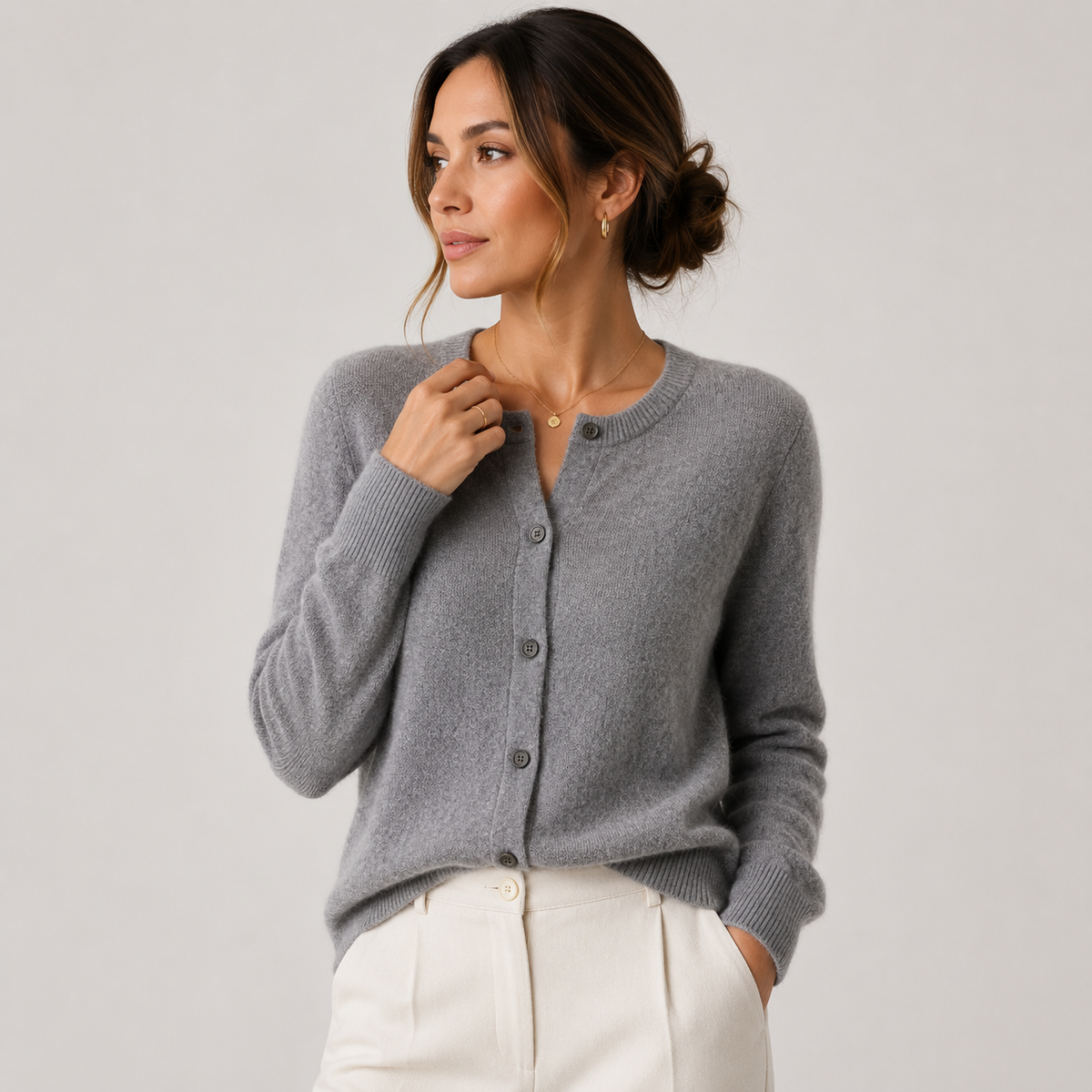 Gilet cardigan en maille douce effet cachemire pour femme, boutonné sur le devant 8