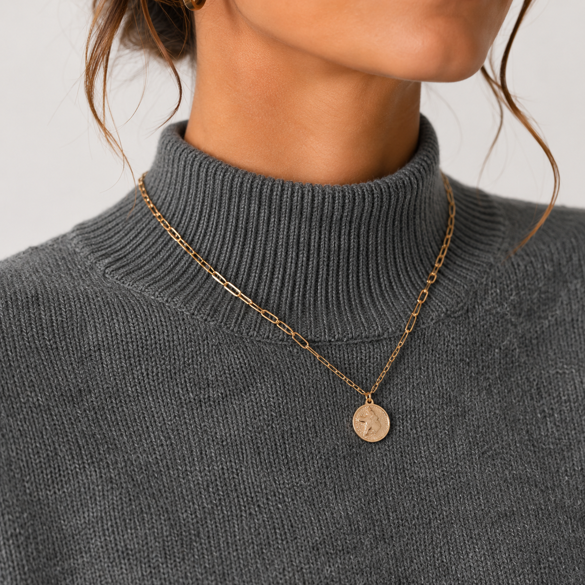 Pull d'hiver léger et confortable à col roulé en maille pour femme 2