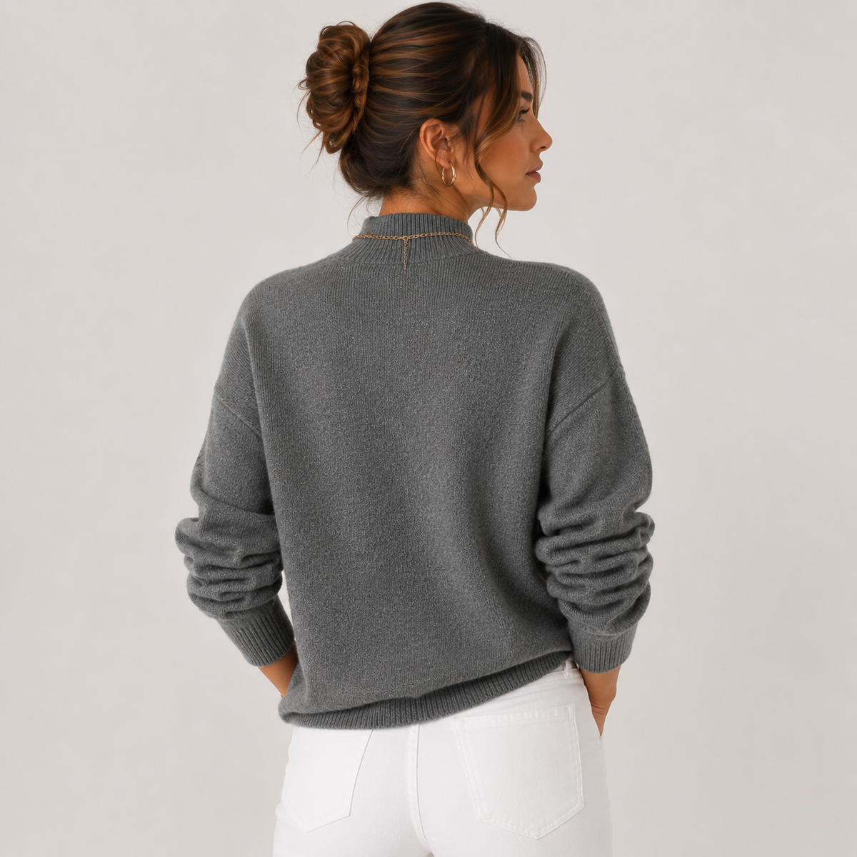 Pull d'hiver léger et confortable à col roulé en maille pour femme 3