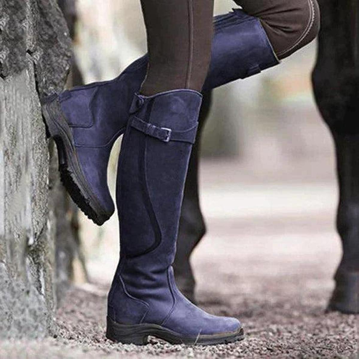 Bottes cavalières Chantilly lilas, tige haute et sangles réglables au mollet – Belloures