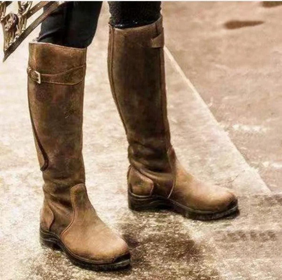 Bottes cavalières Chantilly marron, tige haute et sangles réglables au mollet – Belloures
